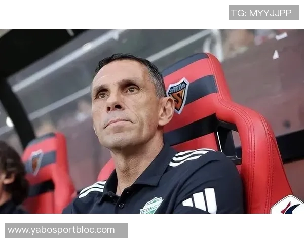 波耶特带队夺双冠后意外辞职全北现代教练生涯画上句号 波耶特带队夺双冠后意外辞职全北现代教练生涯画上句号