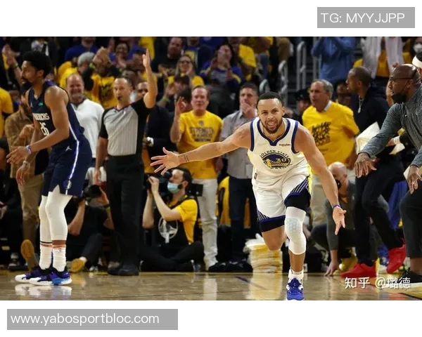 费尔斯半场表现出色8中5三分2中1贡献12分并送出3次助攻