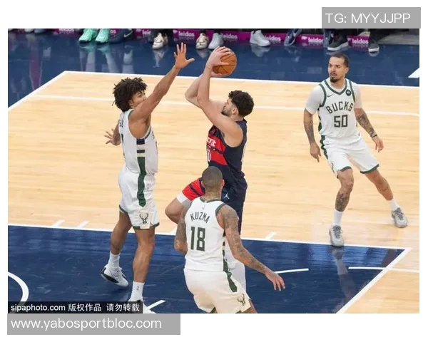 本赛季球队进攻变化显著里弗斯指出更多球员积极冲击篮下